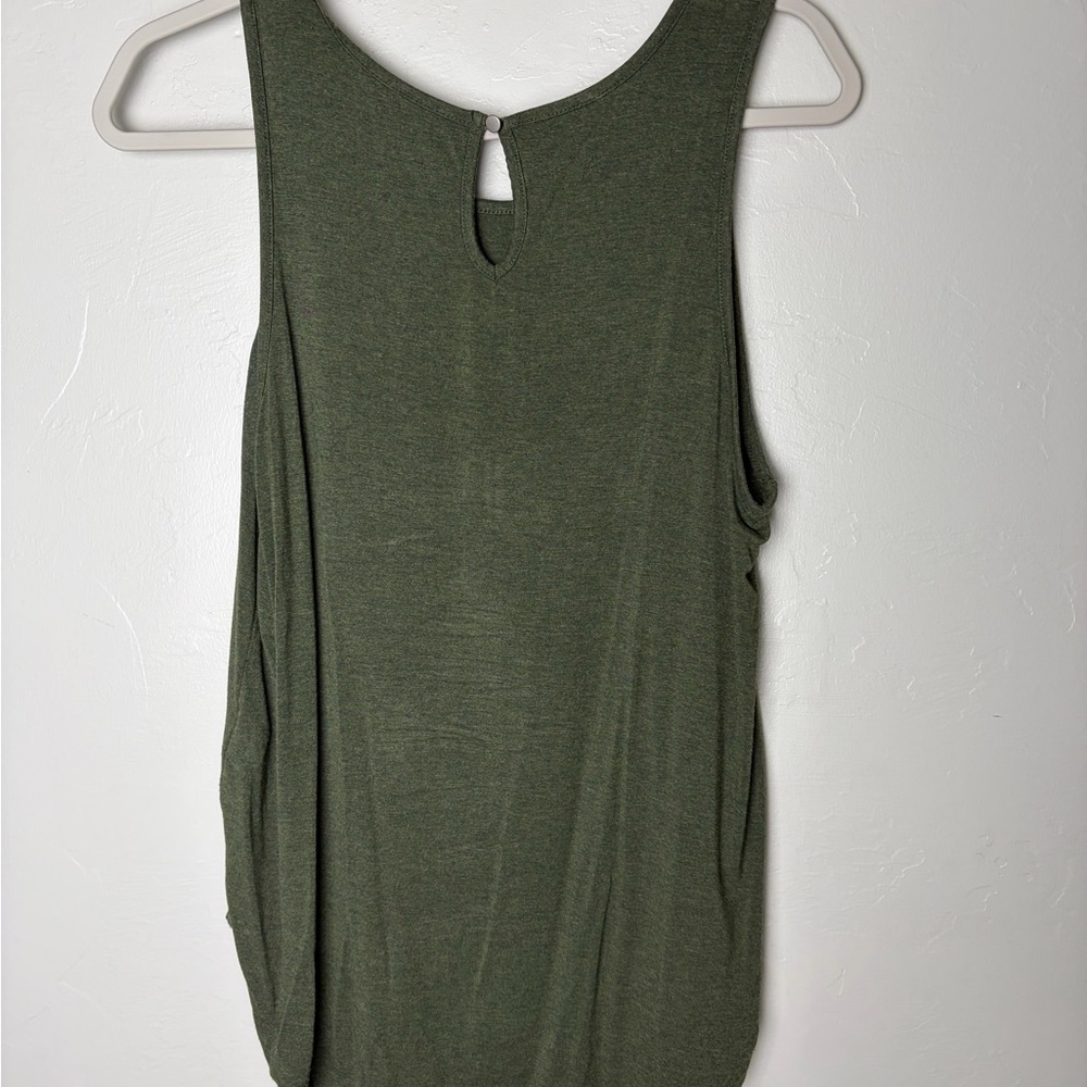 Market & Spruce Olive Green Pocket Tank Top - Picture 3 of 4